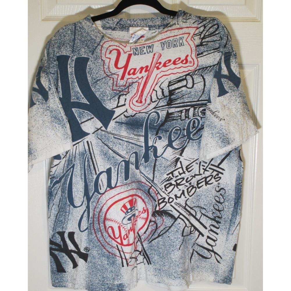 Trench America's Favorites Vintage 90s New York Yankees AOP All Over Print Tee L